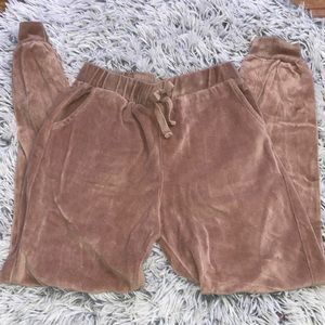 tilly’s soft brown sweatpants